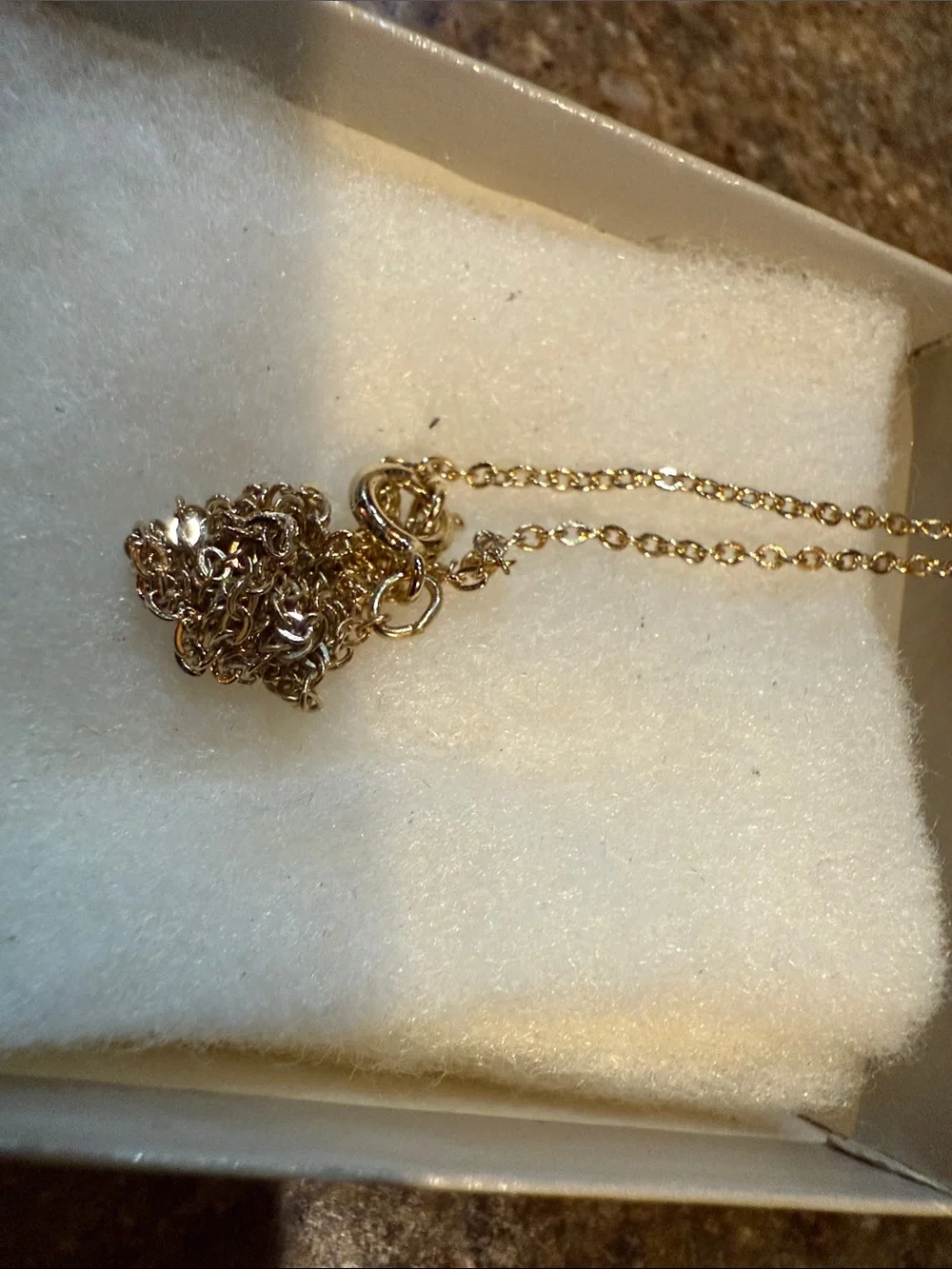Avon Gold Tone Teardrop Pearl Pendant Necklace - Cream